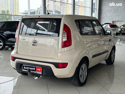 Kia Soul 2011 бежевый - фото 5