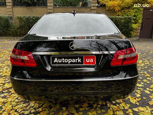Mercedes-Benz E-Класс 2010 черный - фото 8