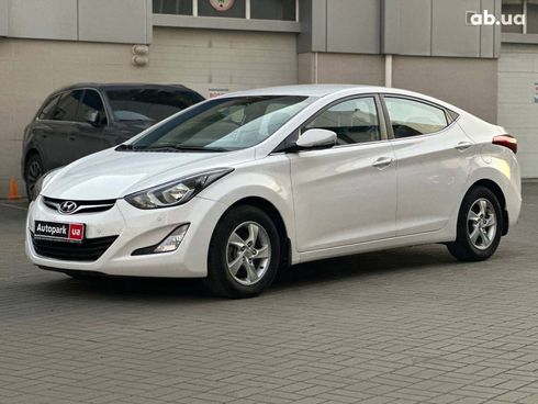 Hyundai Elantra 2015 белый - фото 9