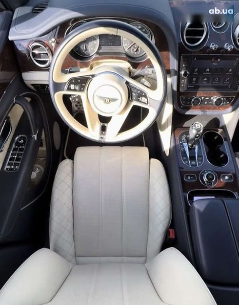 Bentley Bentayga 2019 - фото 27