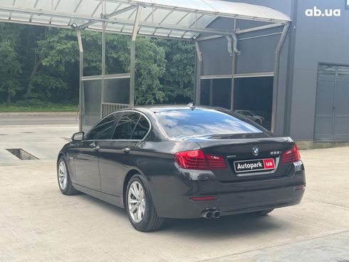 BMW 5 серия 2015 серый - фото 10