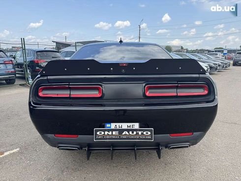Dodge Challenger 2017 - фото 10