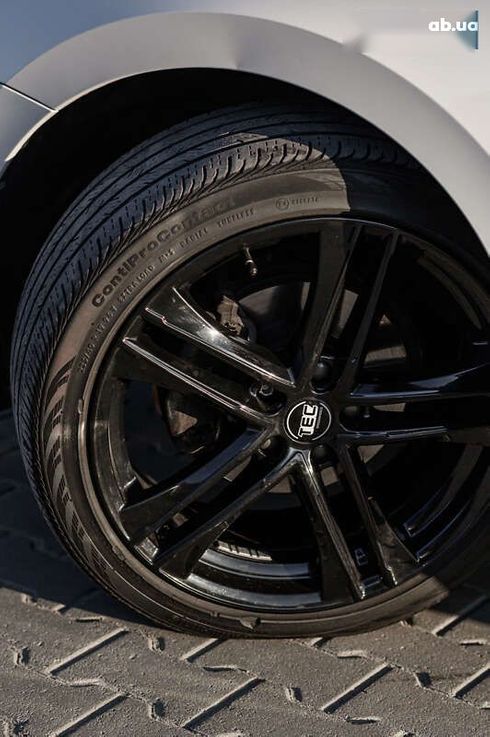 Skoda Octavia 2021 - фото 6