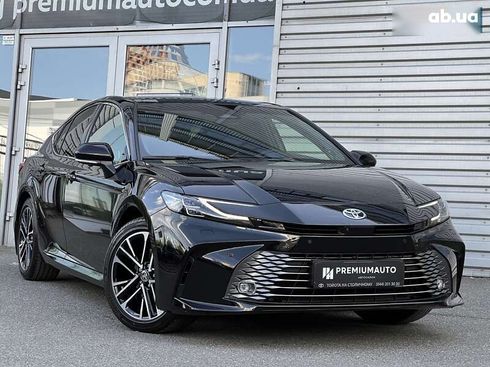 Toyota Camry 2024 - фото 2