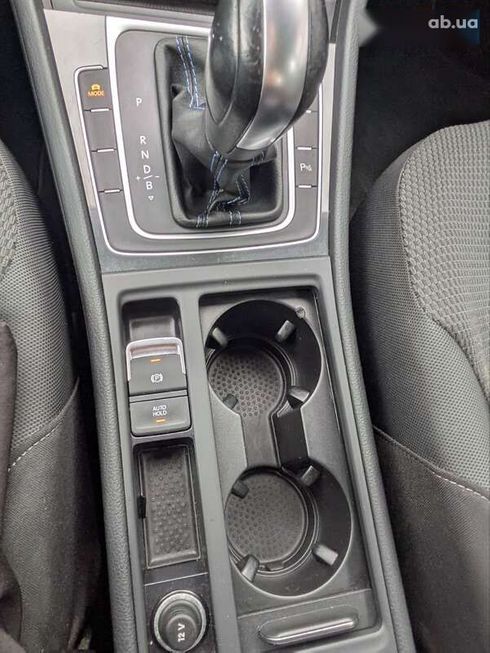 Volkswagen e-Golf 2020 - фото 13