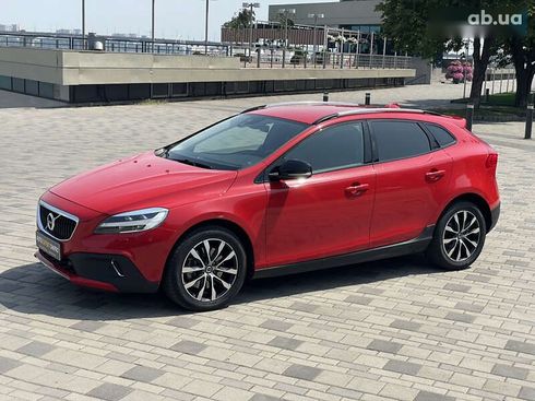 Volvo V40 Cross Country 2018 - фото 15