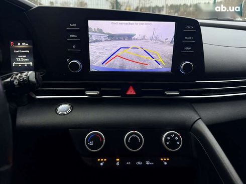 Hyundai Elantra 2021 - фото 30