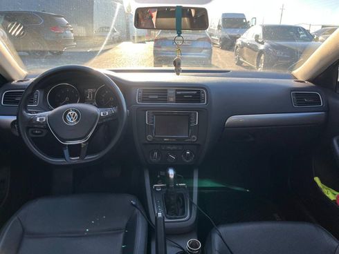 Volkswagen Jetta 2016 белый - фото 14