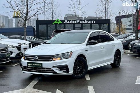 Volkswagen Passat 2018 - фото 2