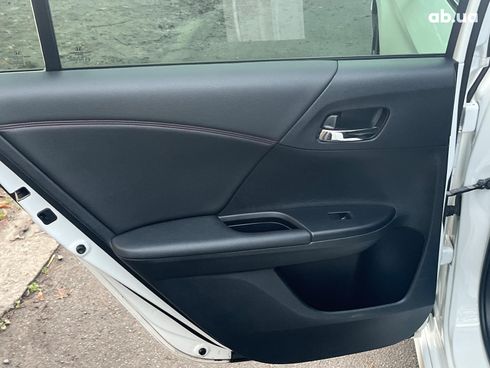 Honda Accord 2016 белый - фото 25