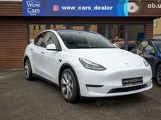 Продаж вживаних Tesla Model Y 2022 року - купити на Автобазарі