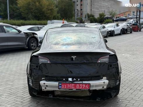 Tesla Model 3 2022 - фото 15