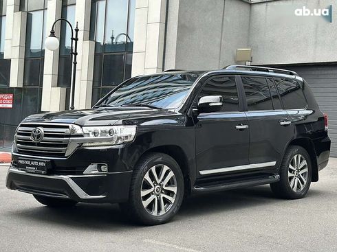 Toyota Land Cruiser 2017 - фото 16