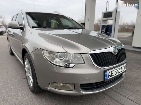 Skoda Superb 2012 - фото 16