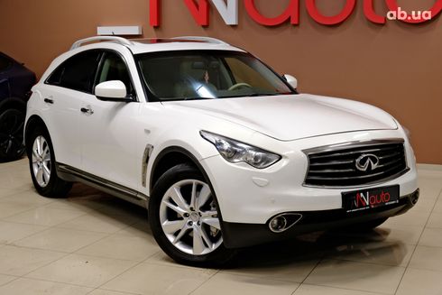 Infiniti FX-Series 2012 белый - фото 5