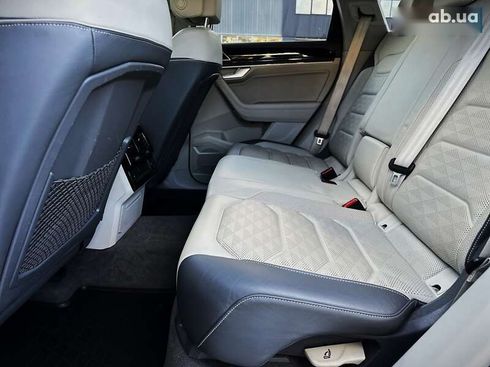 Volkswagen Touareg 2019 - фото 24