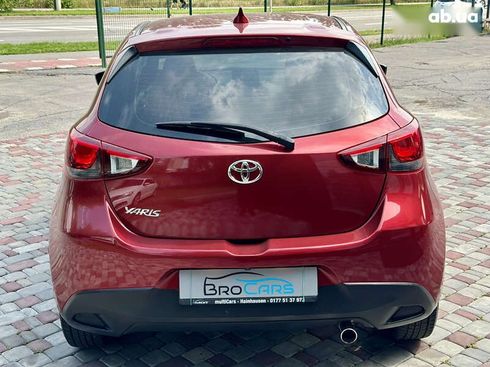 Toyota Yaris 2019 - фото 8