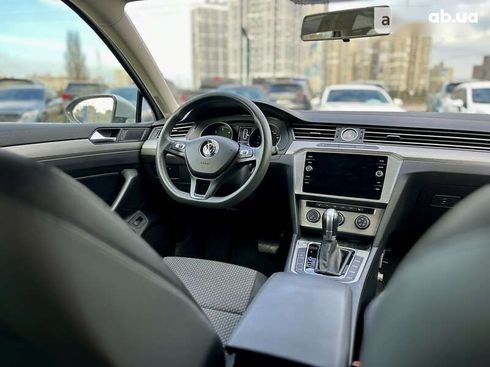 Volkswagen Passat 2018 - фото 27