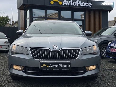 Skoda Superb 2017 - фото 12