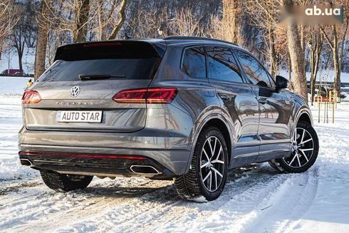 Volkswagen Touareg 2019 - фото 12