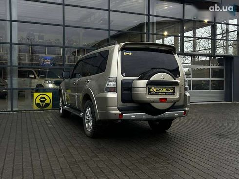 Mitsubishi Pajero Wagon 2012 - фото 5