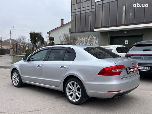 Skoda Superb 2014 серый - фото 49