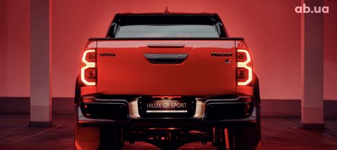 Toyota Hilux 2022 - фото 2