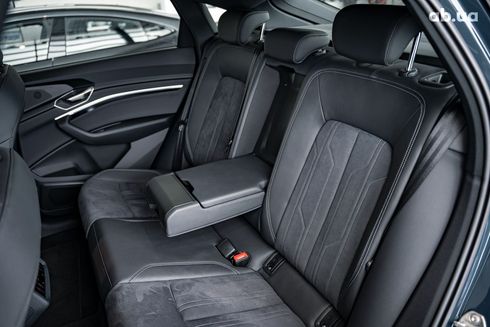 Audi Q8 e-tron 2023 синий - фото 16