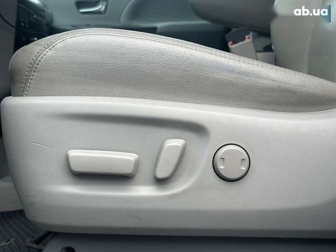 Toyota Sienna 2012 - фото 21