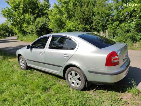 Skoda Octavia 2008 серебристый - фото 2