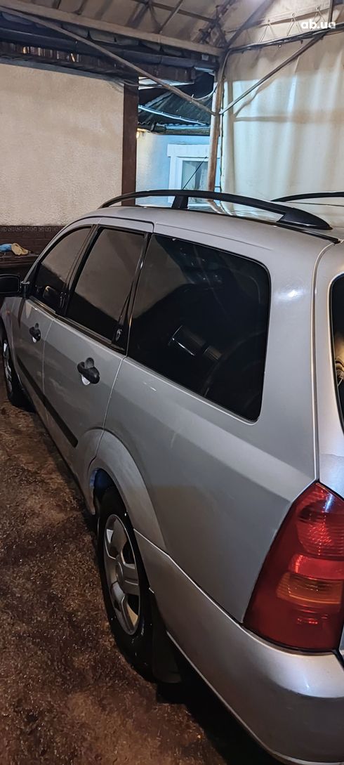 Ford Focus 2000 серебристый - фото 12