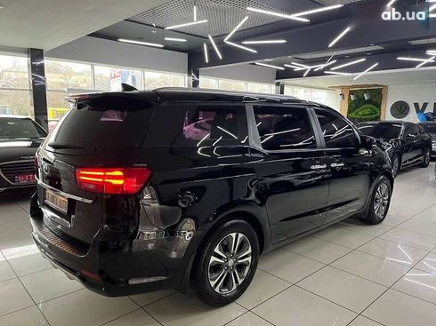 Kia Carnival 2019 - фото 4