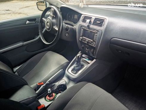 Volkswagen Jetta 2014 белый - фото 6