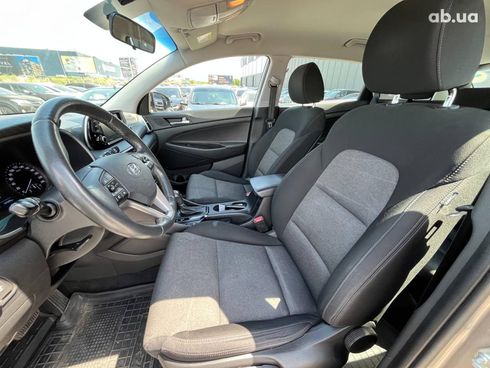 Hyundai Tucson 2018 бежевый - фото 44