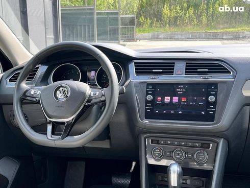 Volkswagen Tiguan 2019 черный - фото 25