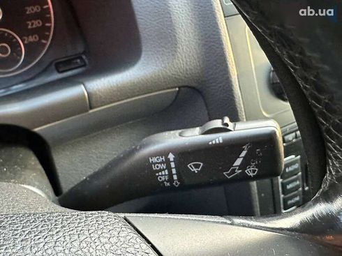 Volkswagen Touran 2012 - фото 27