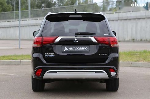 Mitsubishi Outlander 2021 - фото 6