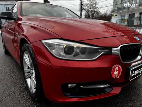 BMW 3 серия 2013 красный - фото 4