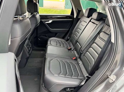 Volkswagen Touareg 2021 - фото 21