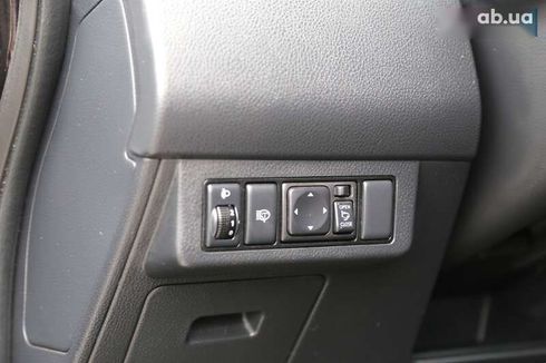 Nissan Tiida 2010 - фото 21