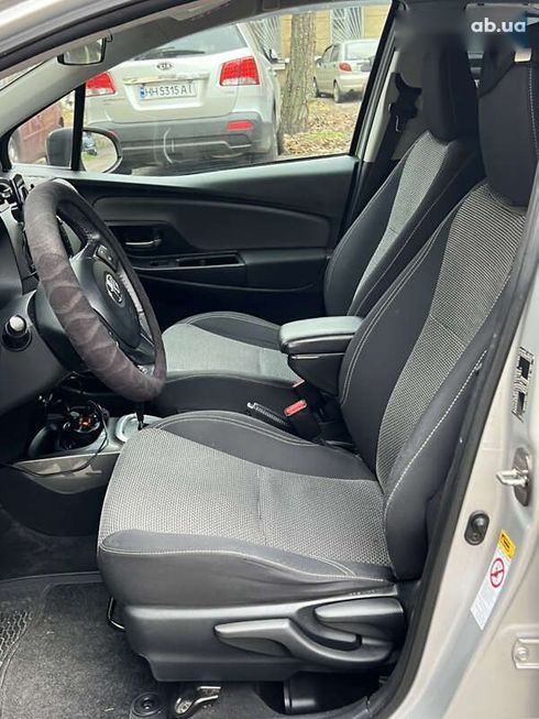 Toyota Yaris 2015 - фото 17