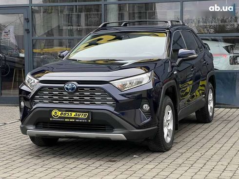 Toyota RAV4 2021 - фото 3