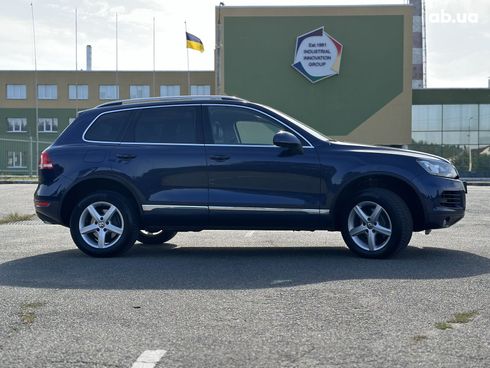 Volkswagen Touareg 2012 серый - фото 13