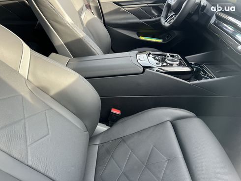 BMW i5 2023 - фото 14