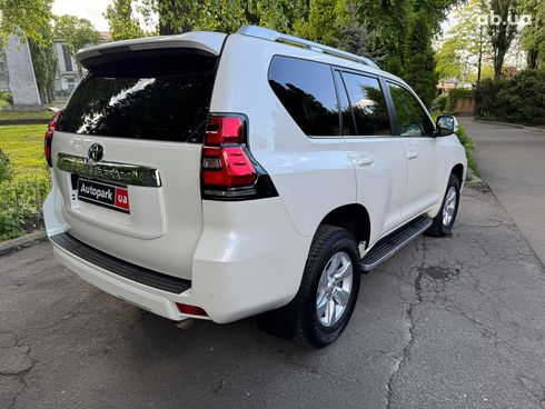 Toyota Land Cruiser Prado 2020 белый - фото 6