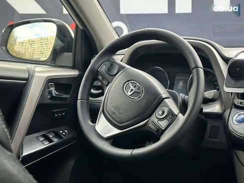 Toyota RAV4 2017 - фото 13