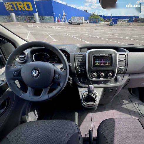 Renault Trafic 2021 - фото 23