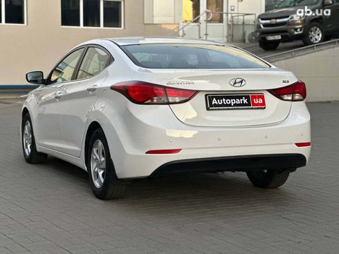 Hyundai Elantra 2015 белый - фото 8