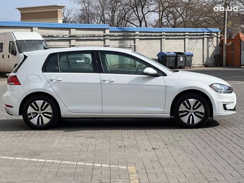 Volkswagen e-Golf 2017 белый - фото 4