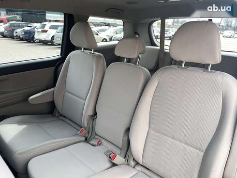 Kia Sedona 2018 - фото 12